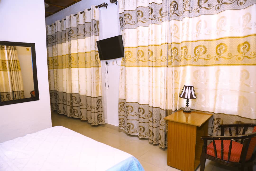 Queen room 3