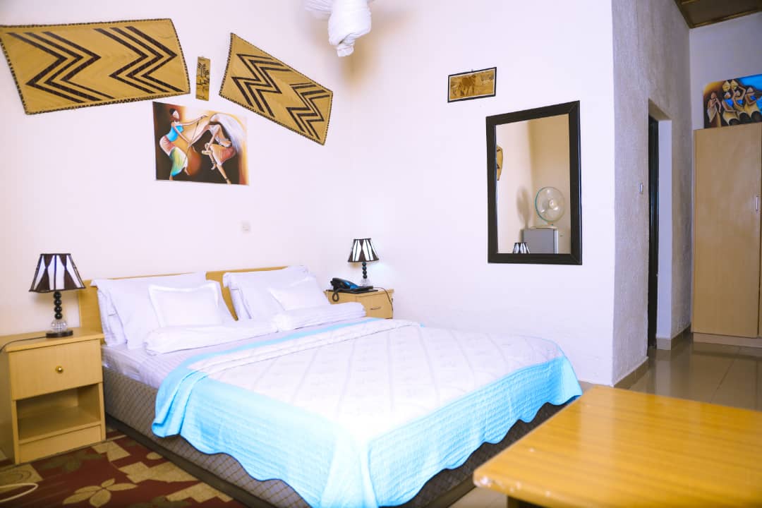 Step Town Hotel's Room Photograph 4