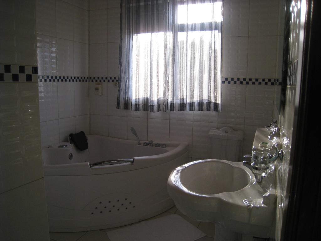 Best Hotel's Bathroom Jacuzzi in Rwanda